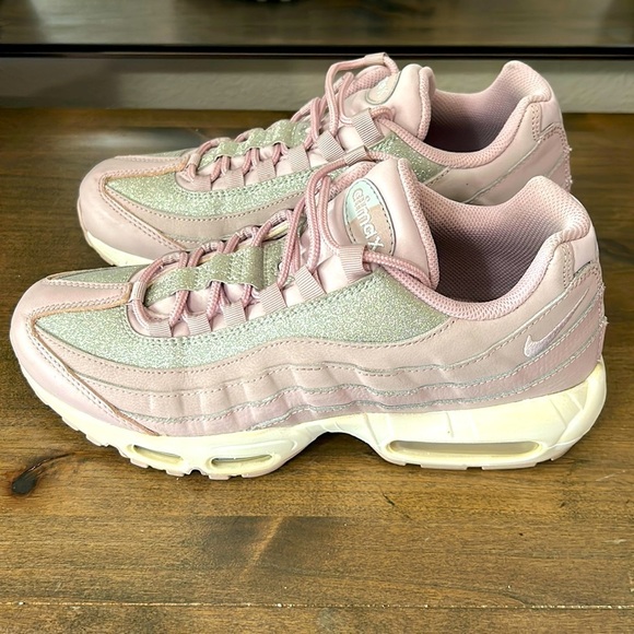 WOMEN’S Nike Air Max 95 SE “Glitter” Size 9.5 Particle Rose Pink - Picture 1 of 7